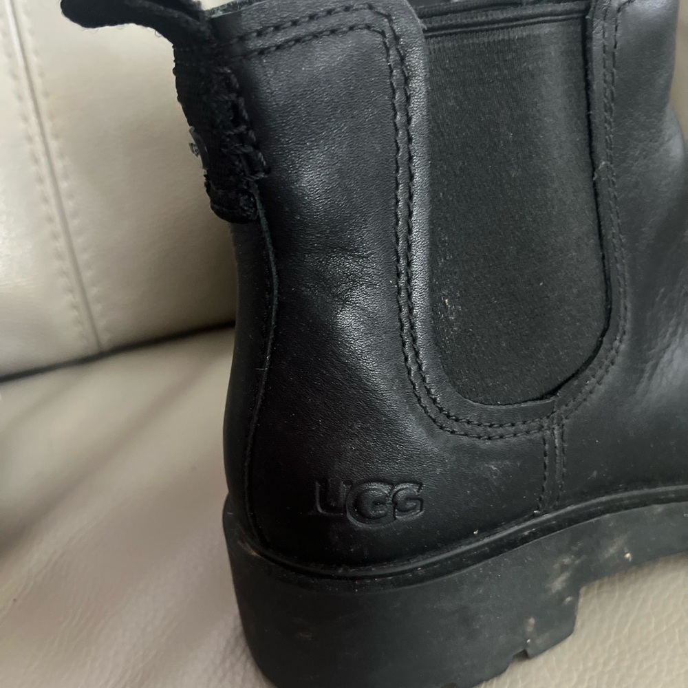 Markstrum UGG black booties - Picture 10 of 11